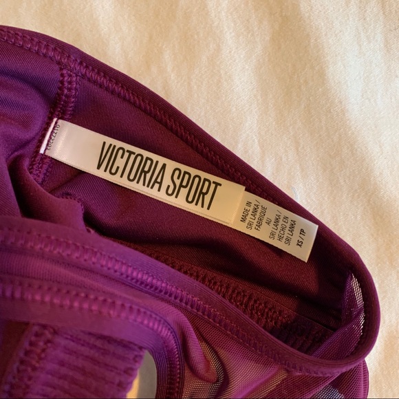 NWT Victoria’s Secret Sports Bra - Picture 3 of 3